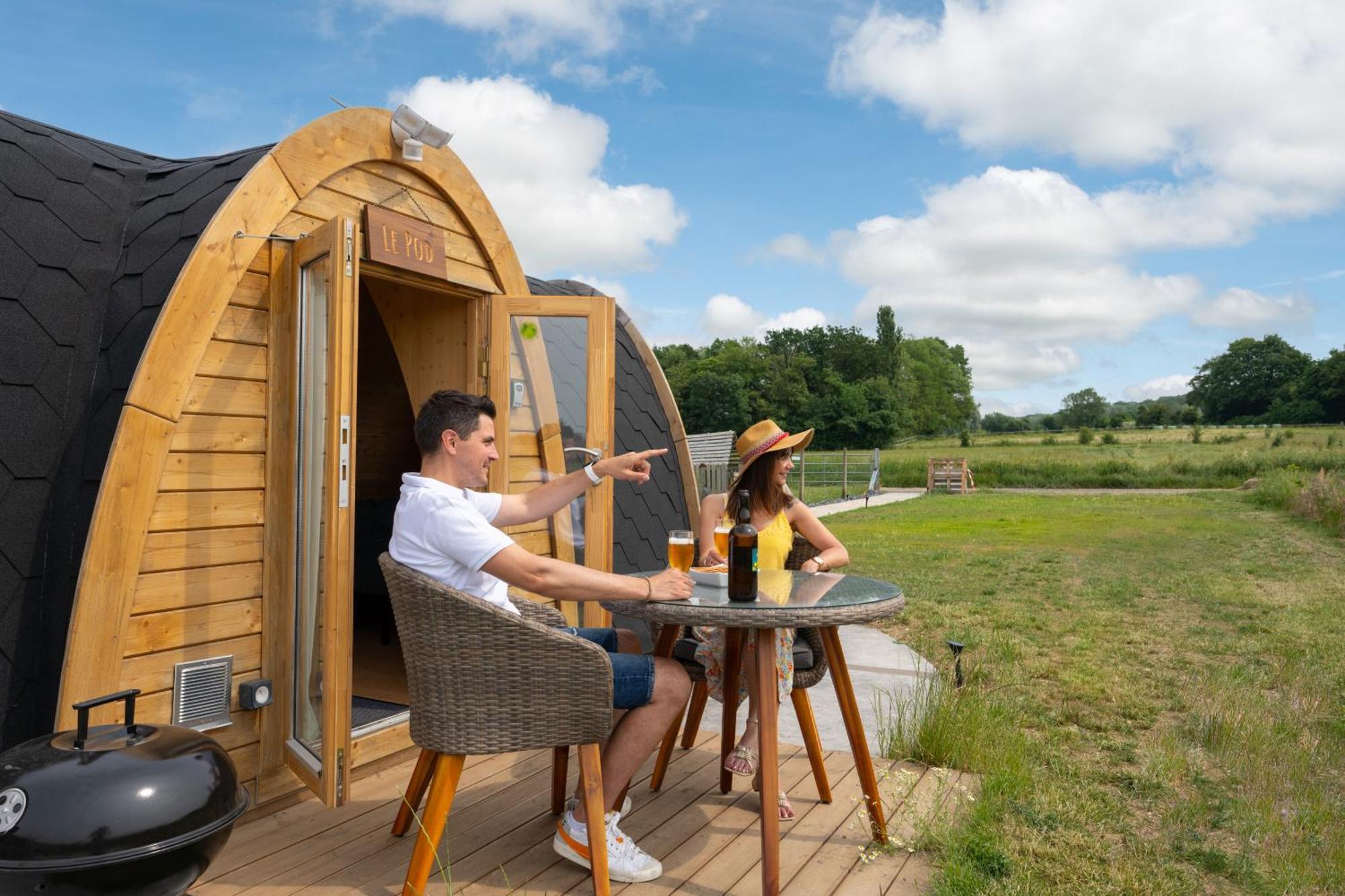 Insolites A La Ferme - Yourte, Kota Ou Pod